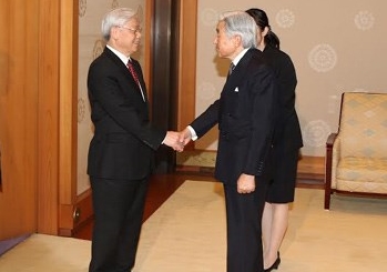 เลขาธิการใหญ่พรรคเหงียนฟู้จ่องเข้าเฝ้าสมเด็จพระจักรพรรดิอะกิฮิโตะแห่งญี่ปุ่น